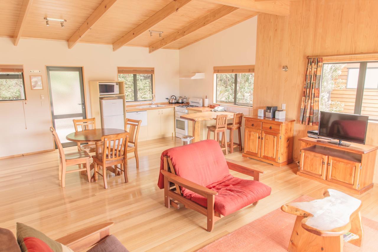 Tangiaro Retreat Villa Port Charles Ngoại thất bức ảnh